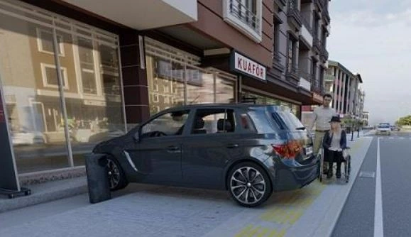Kırmızı araç sürücüsü davranışı yol sahnesi