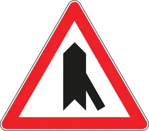 Üçgen tehlike uyarı trafik işareti — anlamı